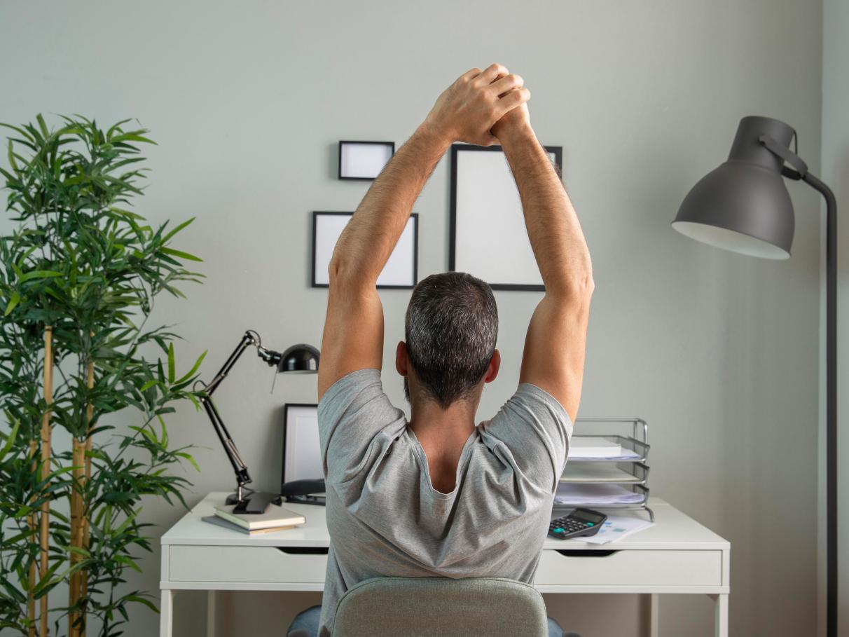 Alongamento de Costas: Diga Não à Corcunda - inspiração 1