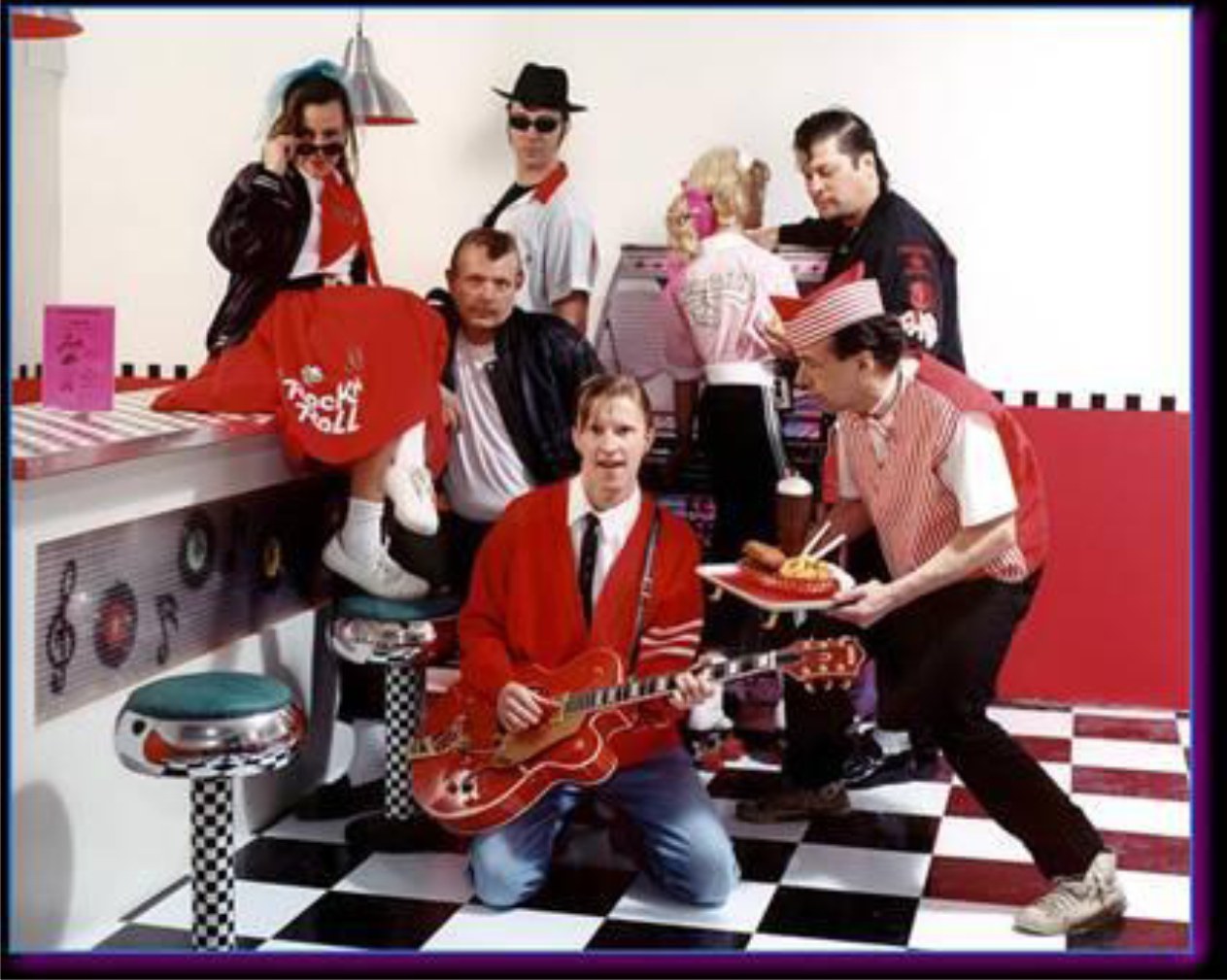 Ícones que Definiram Gerações: Estrelas que Ditiram o Ritmo da Moda Jovem - inspiração 2