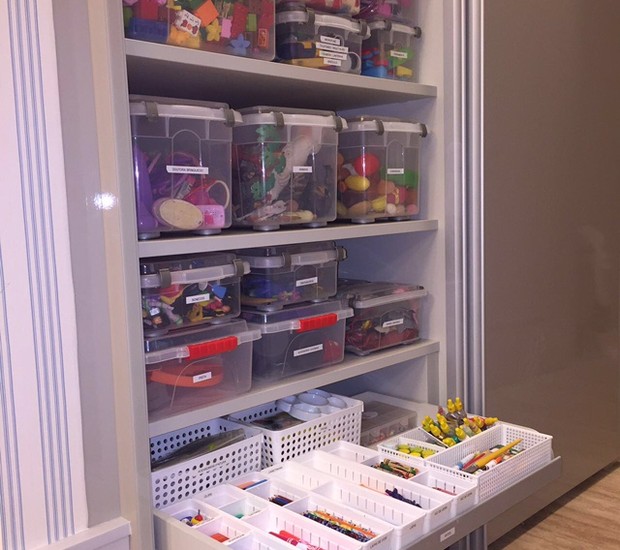 Espaço em Casa: O Cantinho Ideal para o Material Escolar - inspiração 1