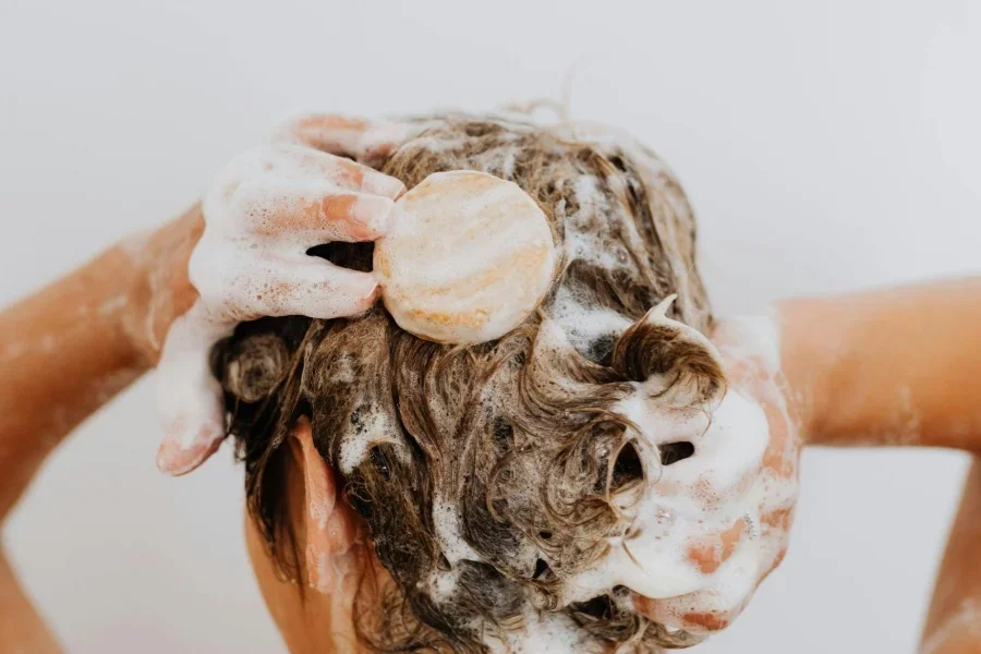 A Arte da Massagem no Couro Cabeludo para Estimular o Crescimento - inspiração 2