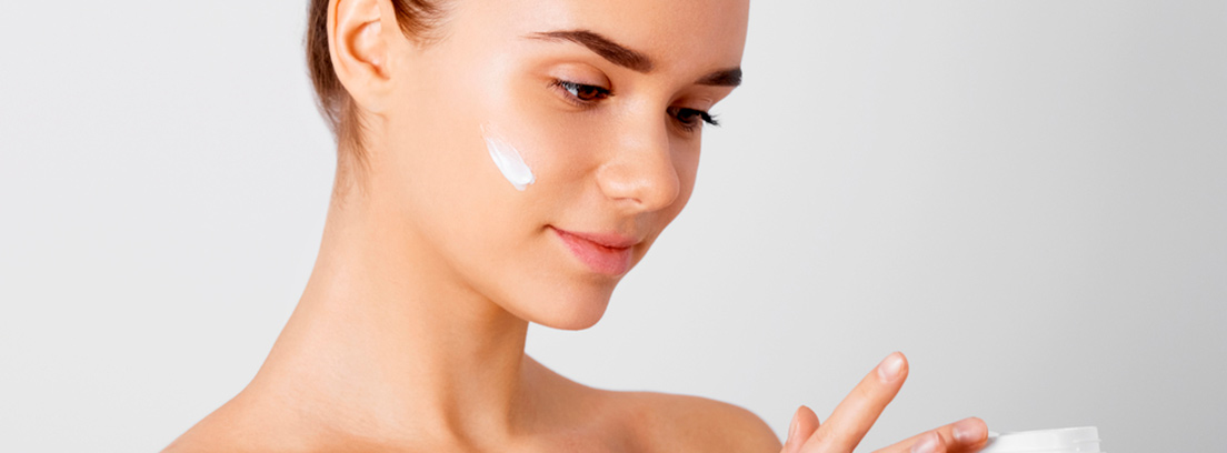 Áreas Específicas Que Pedem Atenção Extra: Mãos, Pés e Cutículas - inspiração 1