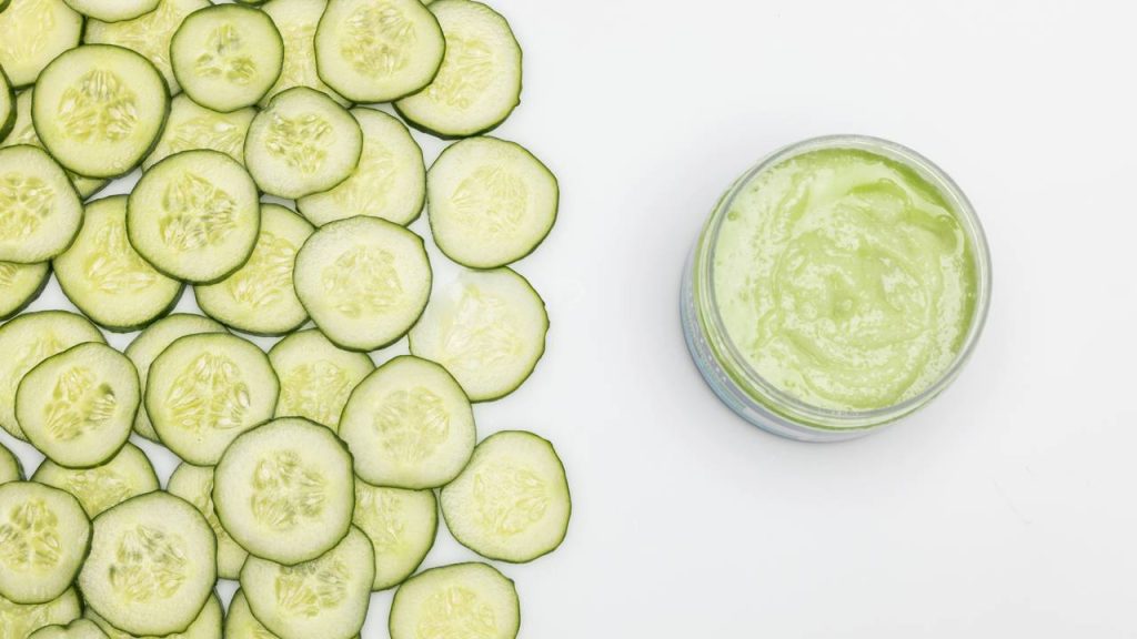 Como usar o suco de pepino para a pele