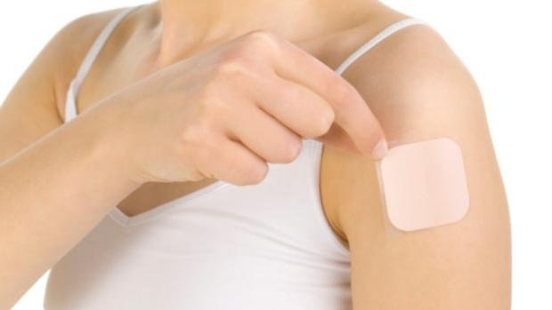 Qual a diferença entre o adesivo e a pílula anticoncepcional?