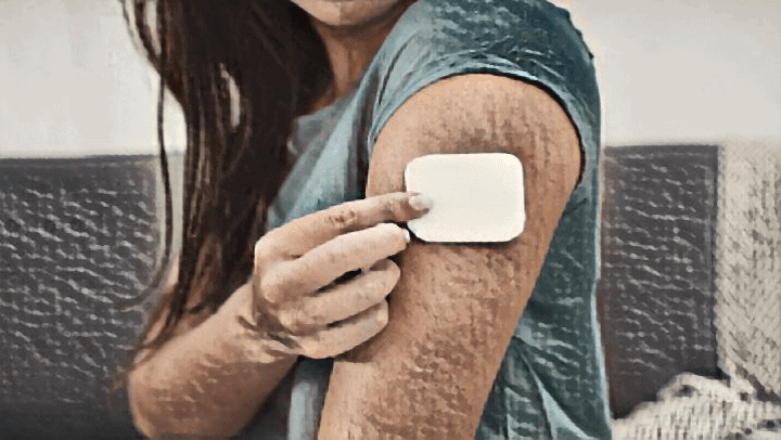 Qual a diferença entre o adesivo e a pílula anticoncepcional?