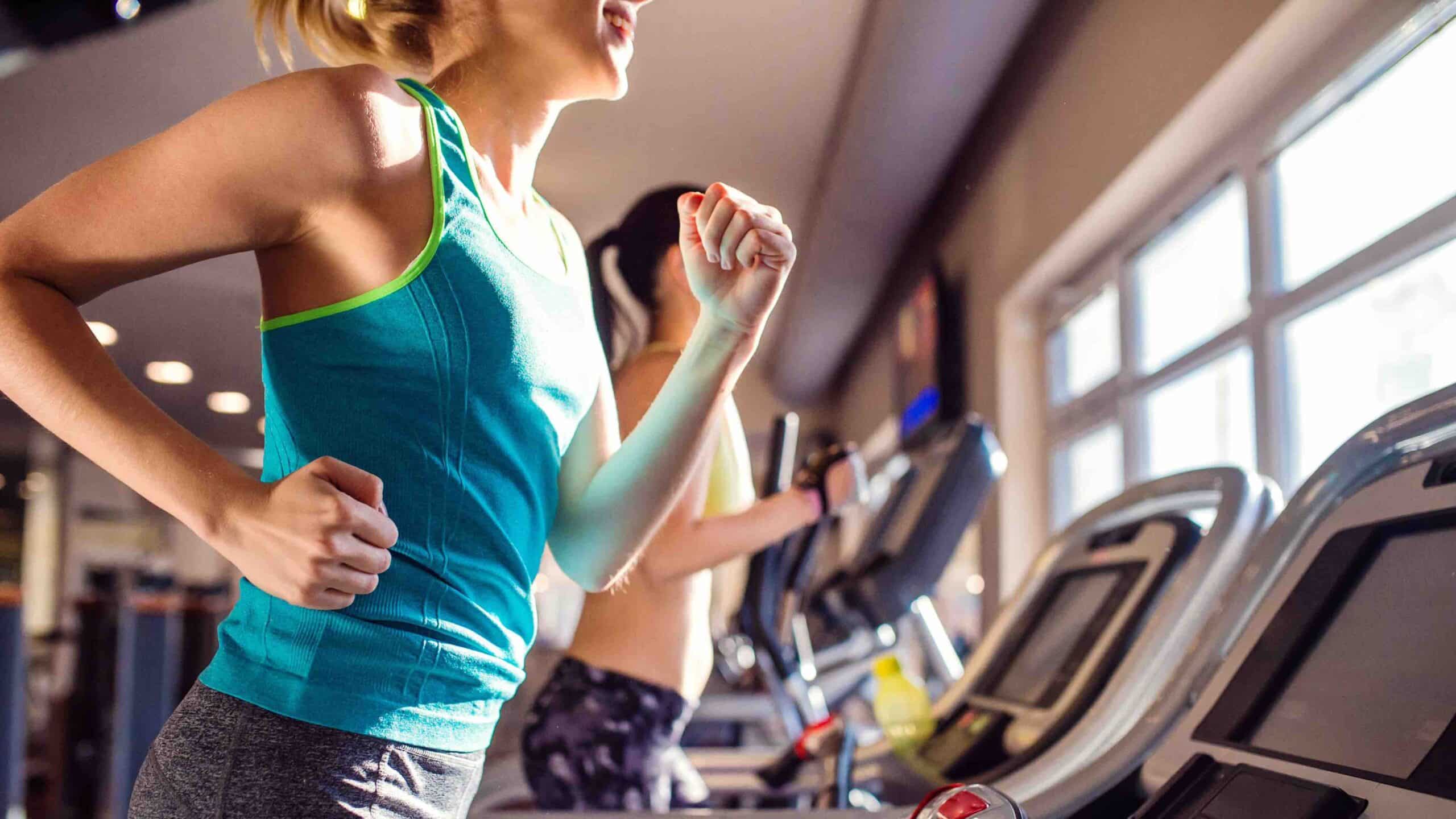 Como tratar a dor no joelho por corrida em esteira