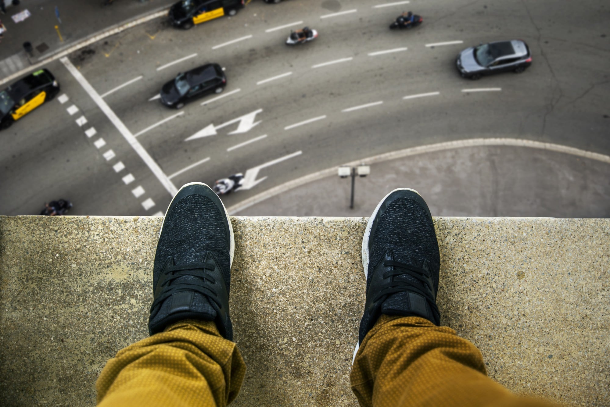 5 ideias de títulos:
1. Acrofobia: Entenda as Causas e Descubra os Tratamentos Mais Eficazes
2. Medo de Altura: Técnicas Práticas para Lidar com a Acrofobia no Dia a Dia
3. Realidade Virtual no Tratamento da Acrofobia: Uma Nova Fronteira Terapêutica
4. Hipnoterapia para Acrofobia: Como a Mente Pode Superar o Medo de Alturas
5. TCC e Exposição Gradual: Os Pilares do Tratamento da Fobia de Altura