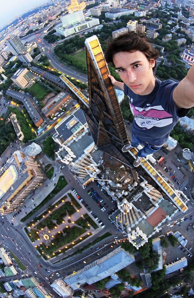 5 ideias de títulos:
1. Acrofobia: Entenda as Causas e Descubra os Tratamentos Mais Eficazes
2. Medo de Altura: Técnicas Práticas para Lidar com a Acrofobia no Dia a Dia
3. Realidade Virtual no Tratamento da Acrofobia: Uma Nova Fronteira Terapêutica
4. Hipnoterapia para Acrofobia: Como a Mente Pode Superar o Medo de Alturas
5. TCC e Exposição Gradual: Os Pilares do Tratamento da Fobia de Altura