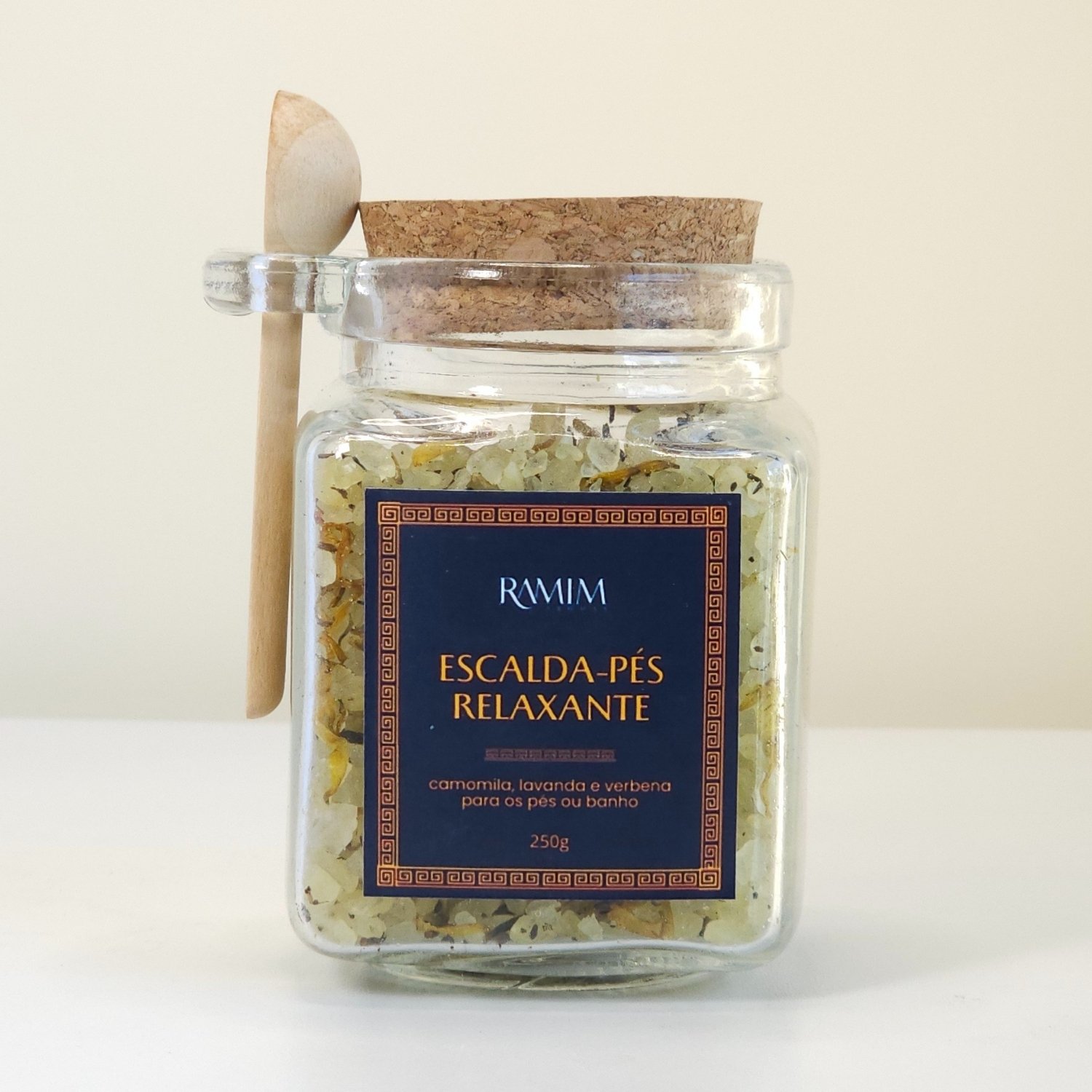 Escalda-Pés Terapêutico: Aliviando Dores e Inchaços