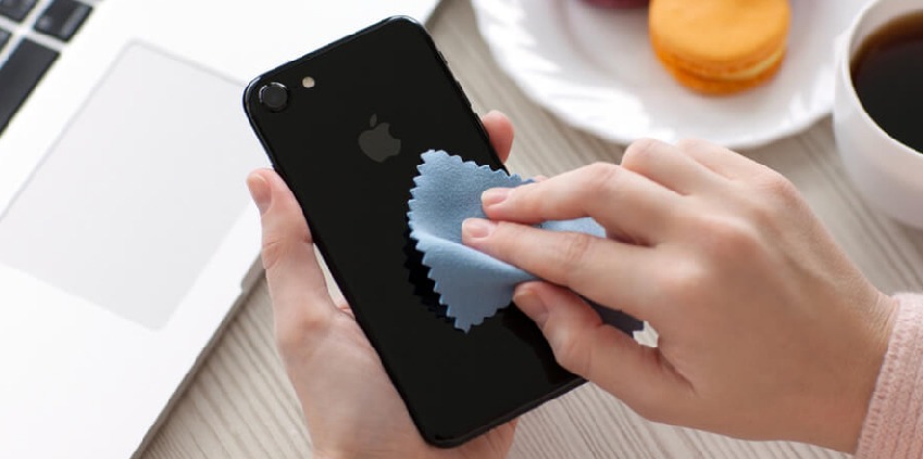 Riscos de Não Limpar o Celular Regularmente