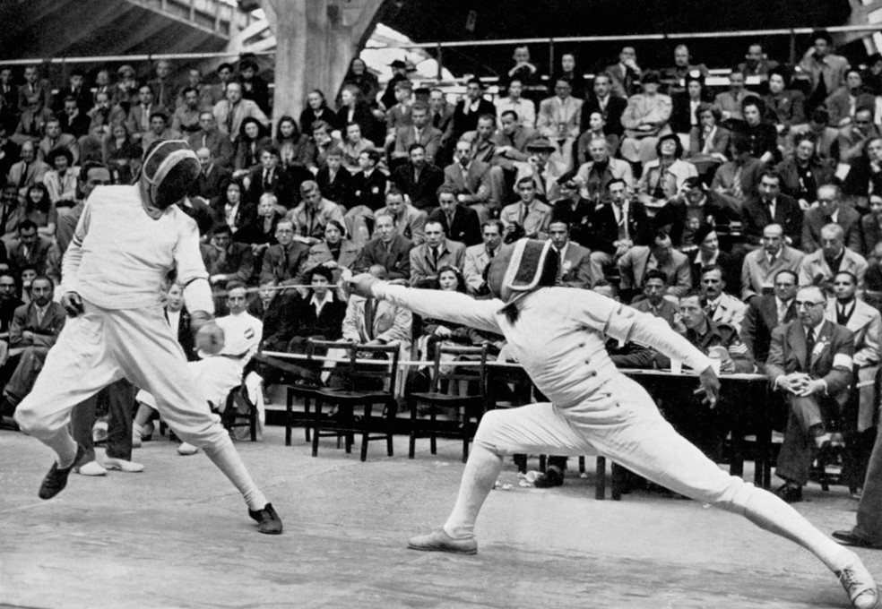 Espada e Sabre; A esgrima no Brasil Imperial: Dom Pedro II e a introdução do esporte; Como a tecnologia revolucionou a esgrima: Do toque manual ao sistema elétrico; Duelos históricos: A transição da esgrima de combate para esporte de honra; A importância das guildas na codificação da esgrima na Europa