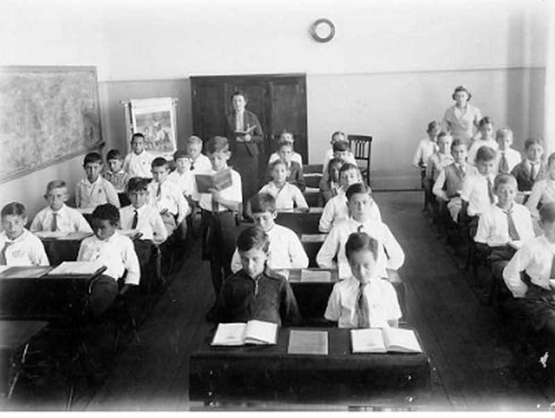 A transição da educação religiosa para a secular