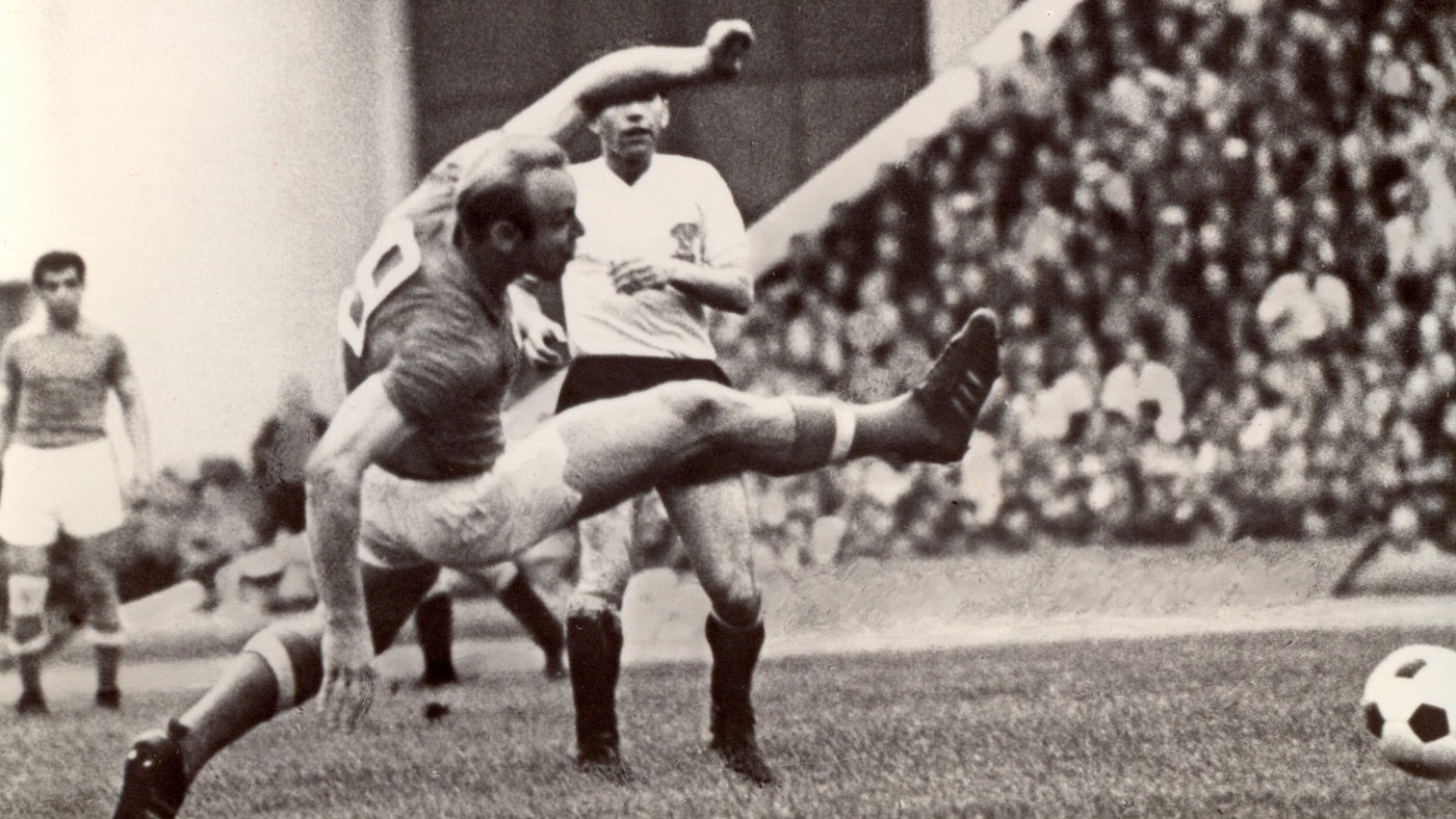 A evolução das regras do futebol ao longo do tempo