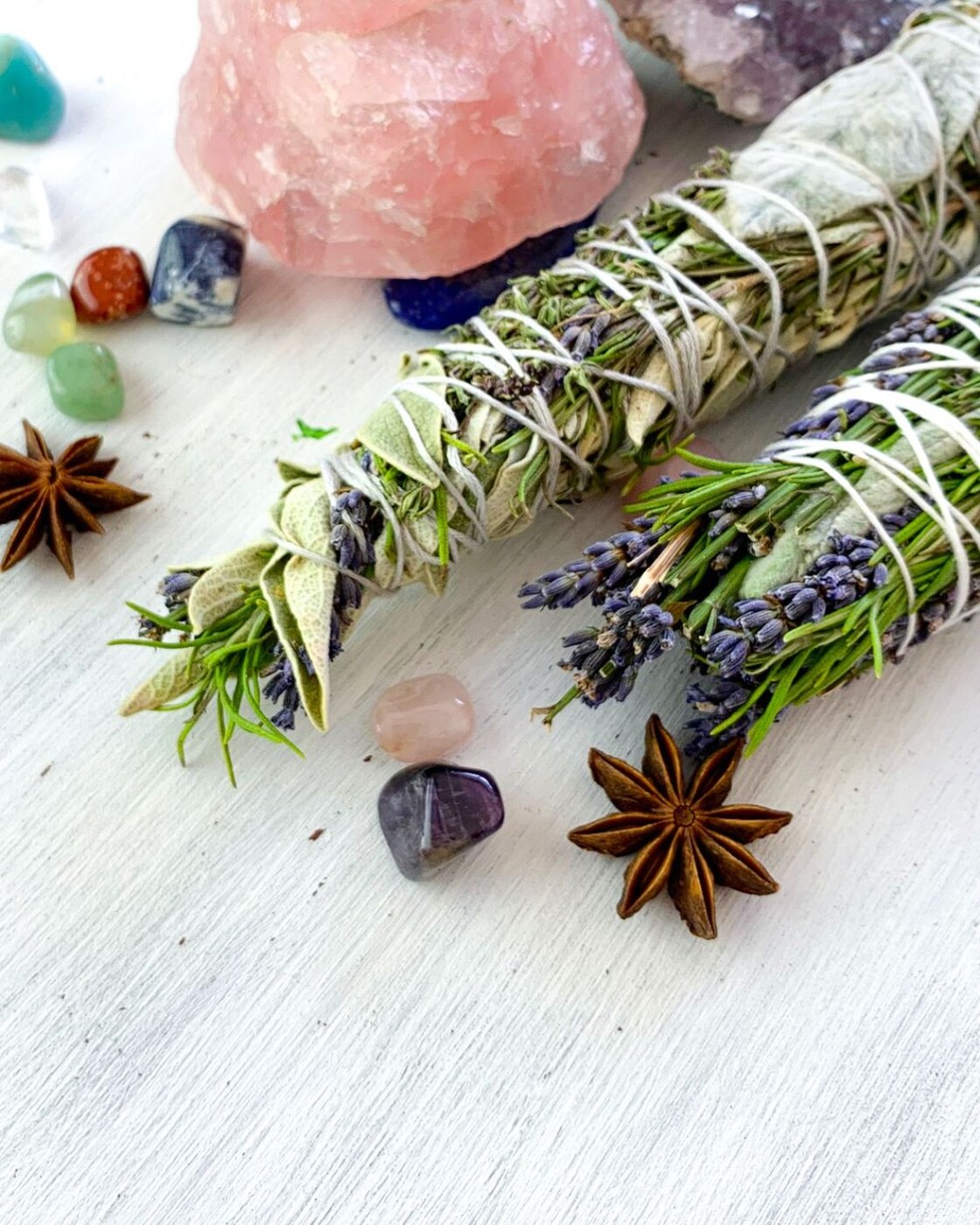 Guia Completo de Aromaterapia com Incensos Naturais