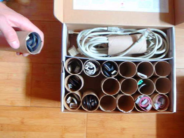 organização de fios de carregador