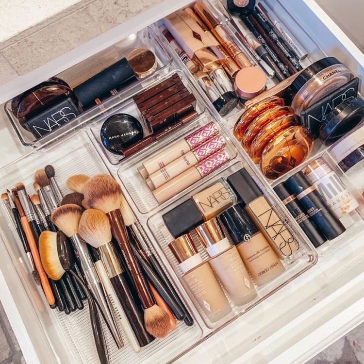 Como limpar pincéis de maquiagem