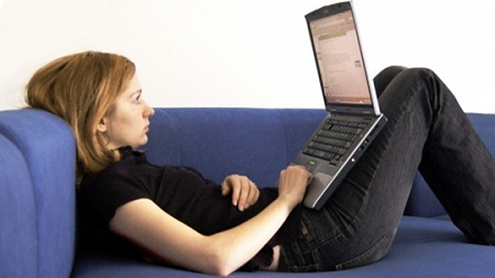 Os Perigos de Dormir no Sofá Regularmente