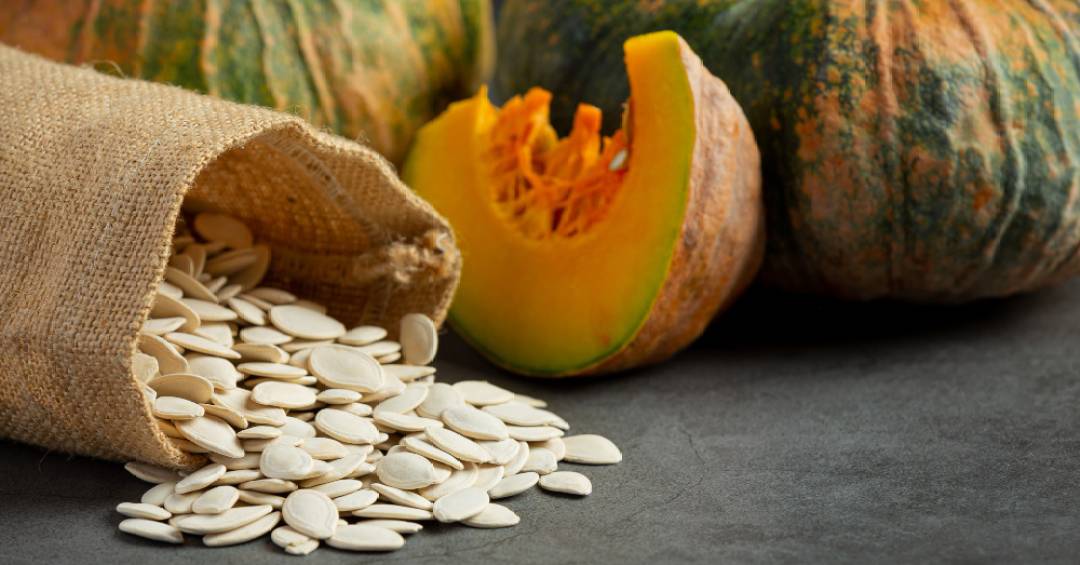 5 ideias de títulos:
1. Sementes de Abóbora: O Guia Completo de Benefícios e Usos
2. Descubra os Poderes das Sementes de Abóbora para sua Saúde
3. Como Incluir Sementes de Abóbora na Dieta: Receitas e Dicas
4. Sementes de Abóbora: Um Superalimento para Coração